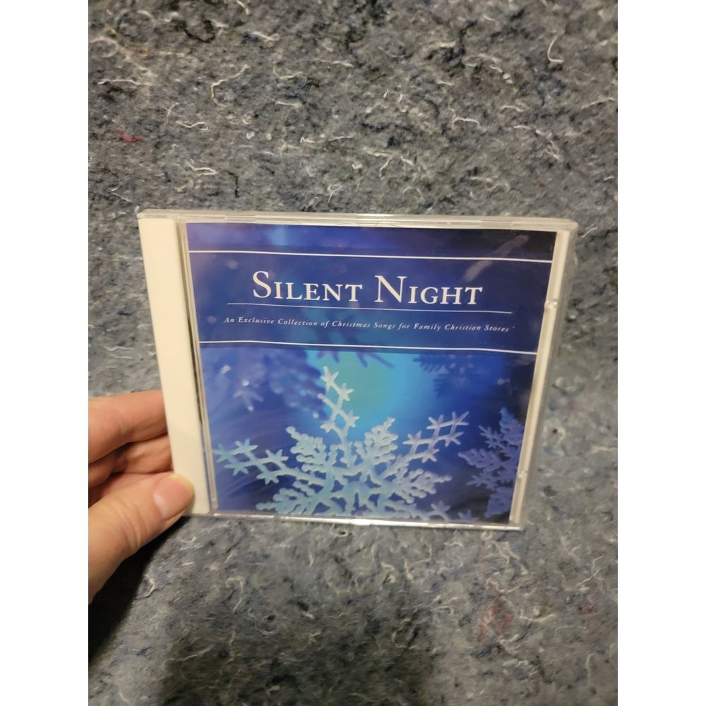 Silent Night: An Exclusive Collection of Christmas Songs for Family Christian St